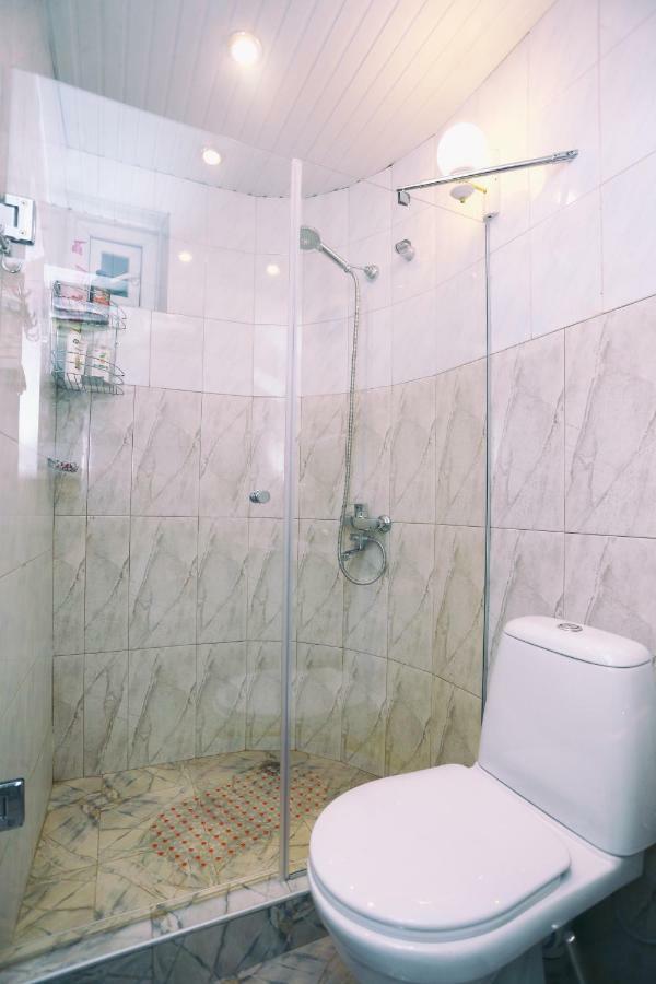 Apartment On Freedom Square Diuma Street Tbiliszi Kültér fotó