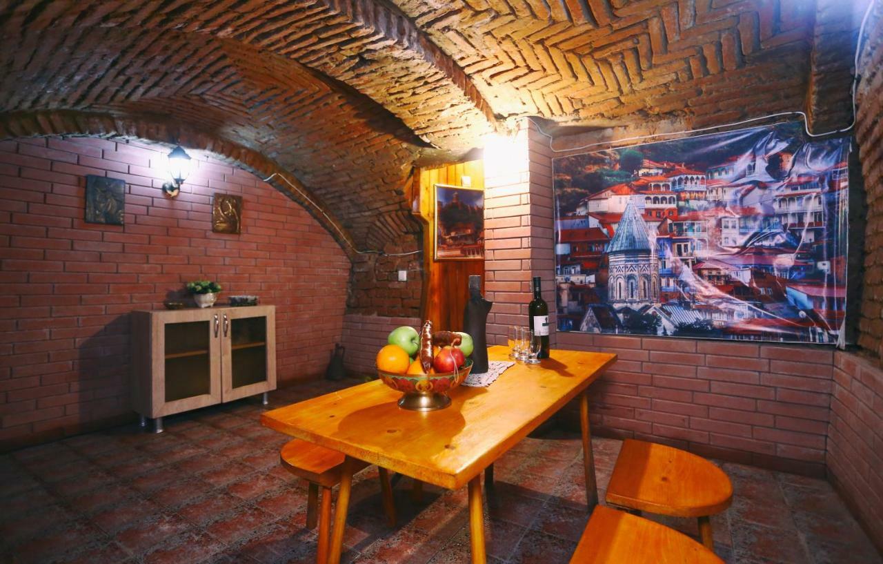 Apartment On Freedom Square Diuma Street Tbiliszi Kültér fotó